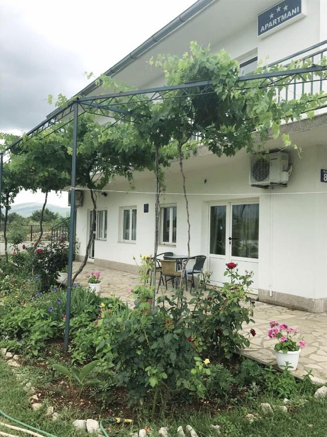 Apartments Nena Lozovac Εξωτερικό φωτογραφία