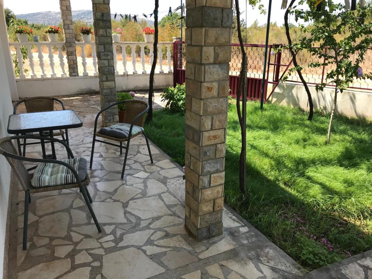 Apartments Nena Lozovac Εξωτερικό φωτογραφία