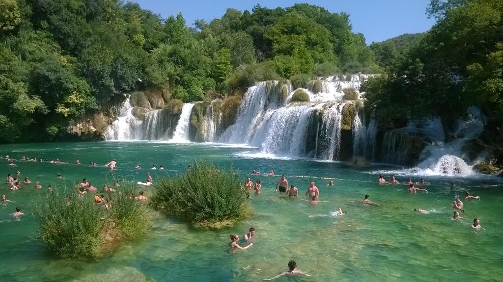 Apartments Nena Lozovac Εξωτερικό φωτογραφία